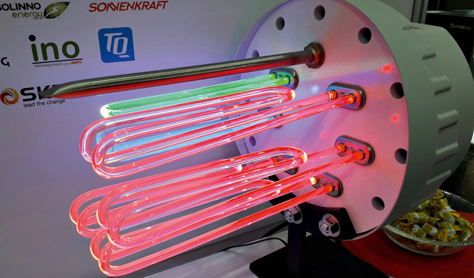 Elektrische Einschraubheizstäbe lassen sich an Speichern für Warmwasser oder Heizwasser einfach nachrüsten.