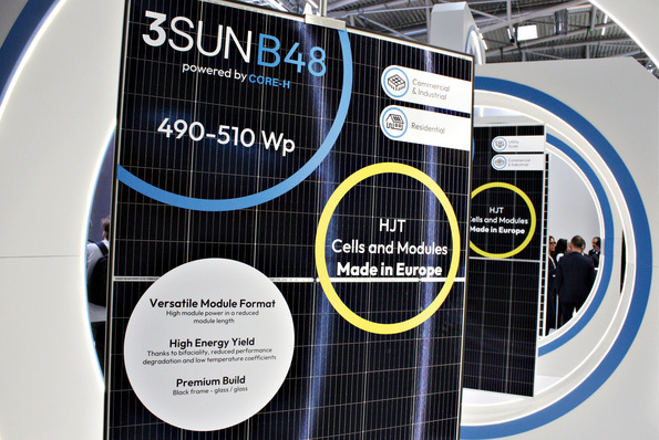 3Sun hat auf Sizilien eine Modulfabrik errichtet. Steigende Preise aus China geben den Produzenten aus Europa Rückenwind.