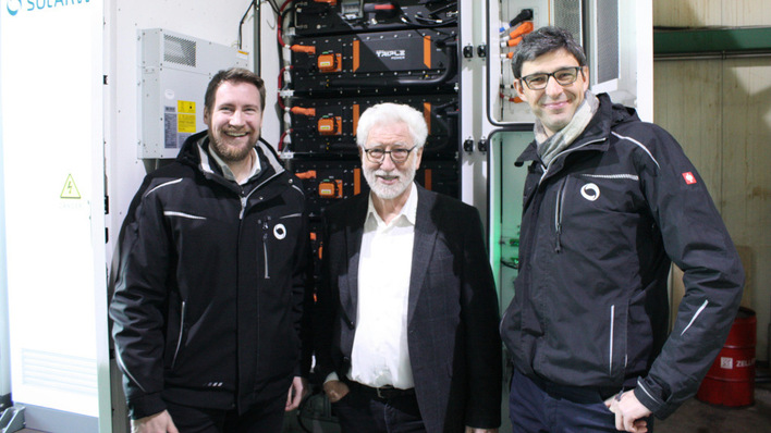 Firmenchef Gerhard Schoch (Mitte) mit dem Projektteam von Solarwatt.