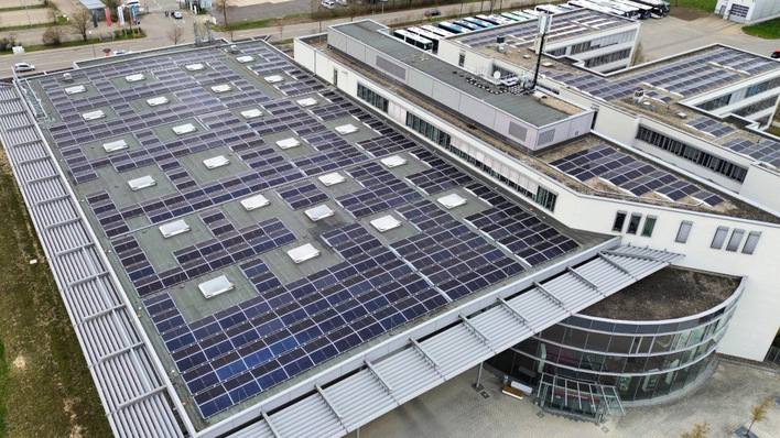 Neues Solardach für das Daimler-Werk in Ulm.