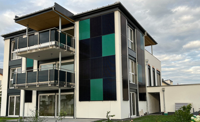 Solarelektrische Haustechnik senkt die Kosten für Neubau und Sanierung von Wohngebäuden.