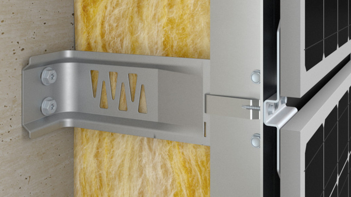 PV-Clip-System ermöglicht eine besonders schnelle Montage gerahmter Module auf allen Unterkonstruktionen.