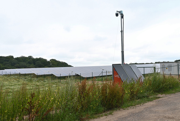 Eine Solaranlage sollte von Anfang an gut versichert sein. Der Diebstahlschutz wird für Versicherer dabei immer wichtiger.