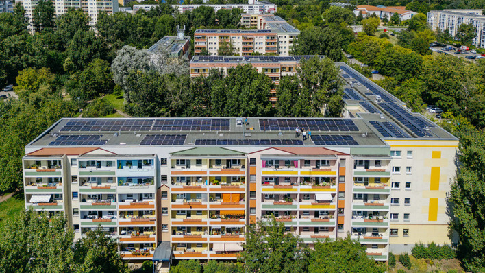 Große Mieterstromanlage auf Wohnimmobilien von Vonovia in Berlin-Marzahn.