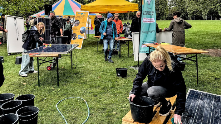 Solocal Energy beriet Teilnehmer zu Wechselrichtern und Unterkonstruktionen.