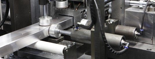 Trotz der Insolvenz laufen die Maschinen bei Mounting Systems mit sehr guter Auslastung. Die Löhne der Arbeiter sind über das Insolvenzgeld gesichert.