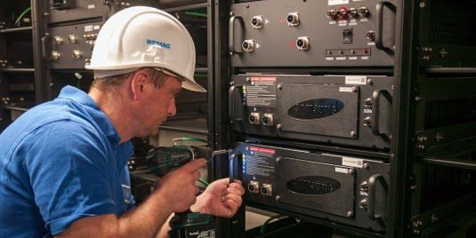 Im April wurden die 1.600 Batterietracks mit jeweils 16 Samsung-Akkuzellen installiert.