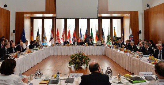 Die Ministerpräsidenten haben in den Beratungen mit der Bundesregierung mehr Änderungen im EEG-Gesetzentwurf gefordert, als tatsächlich dann umgesetzt wurde. Jetzt formiert sich schon im Vorfeld der ersten Beratung des Bundesrates Widerstand.