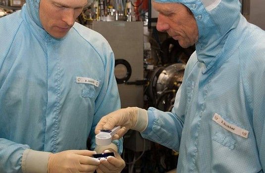 Ein Schwerpunkt der Forschungsförderung liegt auf Projekten zur Effizienzsteigerung von Solarzellen.