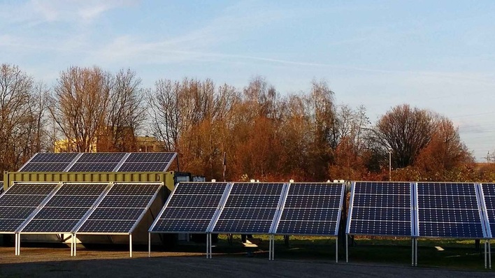 Solarstrom macht die Bundeswehr unabhängiger vom Diesel.