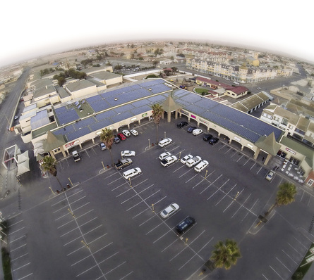 
Deutsche Solarmodule für einen Supermarkt in Swakopmund in Namibia: Zum Einsatz kamen Cadmiumtelluridpaneele von Calyxo aus Bitterfeld.
