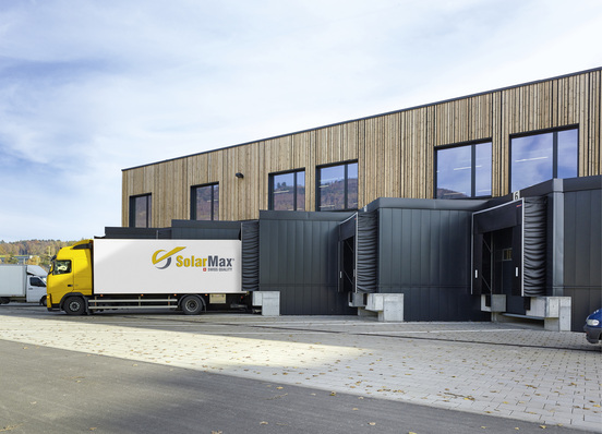 



Seit Herbst 2012 hat Sputnik Engineering alle Firmenbereiche und Abteilungen unter einem Dach vereint. Von hier aus starten die Lkw ins europäische Umland und für den Export nach Übersee.
