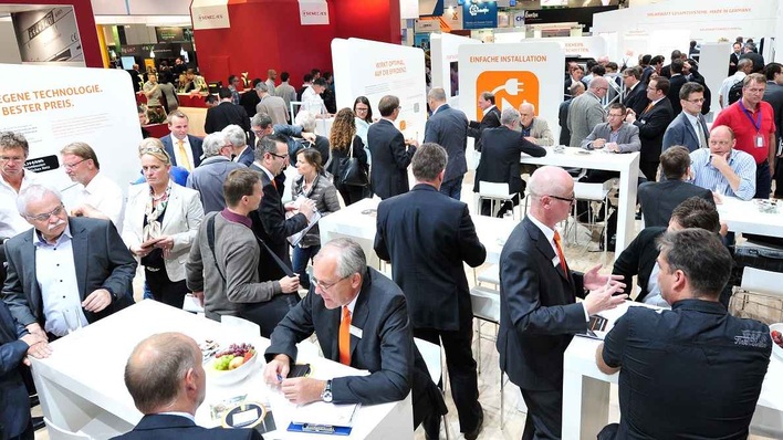Intersolar 2015: Die Hallen sind gut gefüllt.