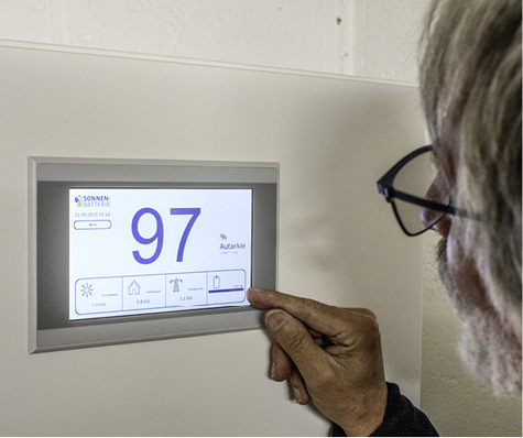 



Die Kunden interessiert nicht nur der Eigenverbrauch, hier an einer Sonnenbatterie.
