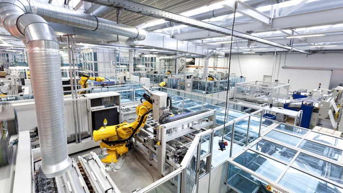 Roboter bestimmen die moderne Modulfertigung in Chemnitz.