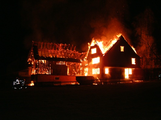Brennendes Haus in der Schweiz.