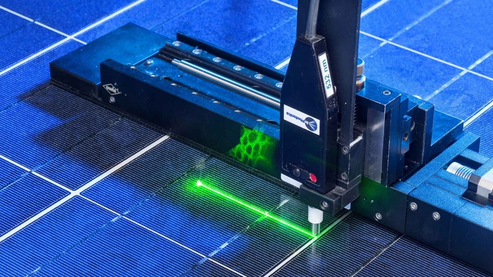 Materialneuheiten und Trends in der Gebäudeintegration im Fokus.