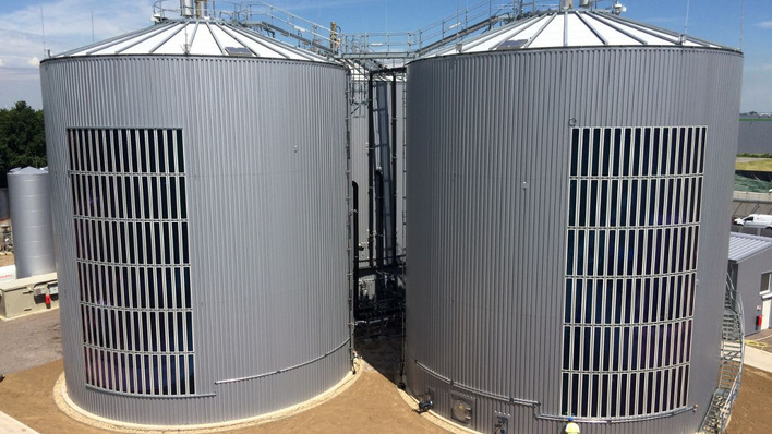 Die Dresdner haben ihre Solarfolien direkt auf das polierte Stahlblech aufgebracht.