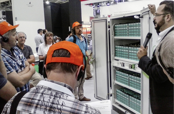 



Mathias Zdzieblowski von Tesvolt erläutert die Anforderungen an kommerzielle Stromspeicher.
