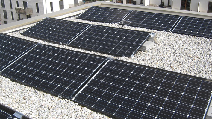 Photovoltaikanlage auf dem Dach des Domagkpark in München.