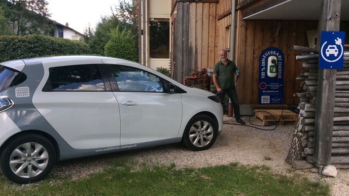 Georg Beyschlag will nicht länger warten. Gemeinsam mit Partnern baut er ein Netz von Ladesäulen am Chiemsee auf.