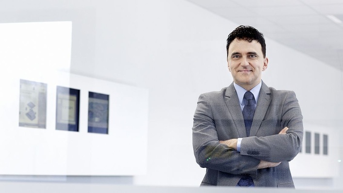 Herbert Schein ist Chef der Varta AG. Nun will das Unternehmen große Brötchen backen.