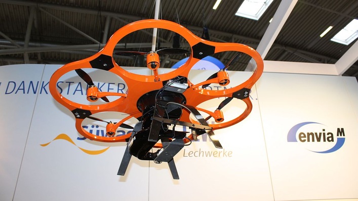 Drohne zur Insepktion von Photovoltaikanlagen - auf der Intersolar immer ein Renner.