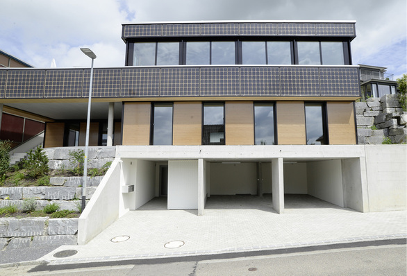 



Der zweigeschossige Bau mit Souterrain bietet 220 Quadratmeter Wohnraum für zwei Familien.
