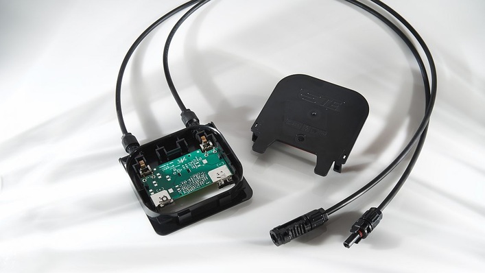 Anbieter von Modulanschlussdosen haben diese Komponenten bereits für die intelligente Elektronik vorbereitet, sowohl für 1.000 Volt als auch für 1.500 Volt.