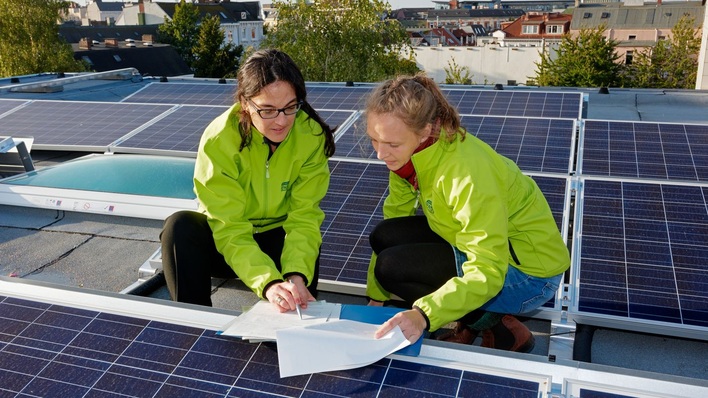 Photovoltaikanlage auf dem Frise-Haus in Hamburg Altona.
