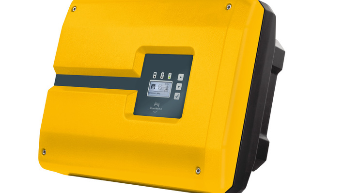 Die gelben Wechselrichter hatte Kostal im Auftrag von Solarworld produziert. Der Bonner Modulhersteller hatte diese im Komplettpaket mit seinen Paneelen an Kunden vertrieben.