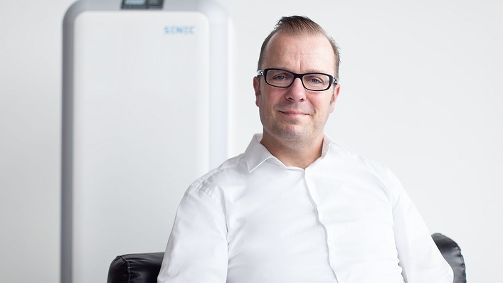 Senec sammelt über seine Kampagne die Leads von Endkunden ein und gibt sie an die Installateure weiter.