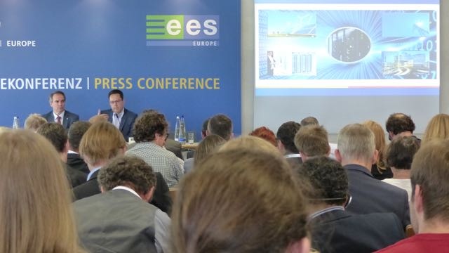 BSW-Chef Körnig (links) und Intersolar-Veranstalter Markus Elsässer bei der Eröffnungskonferenz.