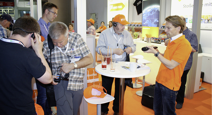 



Karsten Schäfer (ganz rechts) und die Teilnehmer seiner Tour machen sich für den Rundgang bereit.
