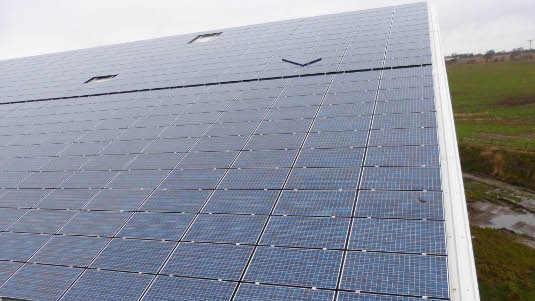 Abgerissene Module müssen ersetzt werden. In Italien gelten dafür konkrete Vorgaben. Mit einem neuen Onlinetool soll die Meldung der Veränderungen an der Anlage einfacher werden.