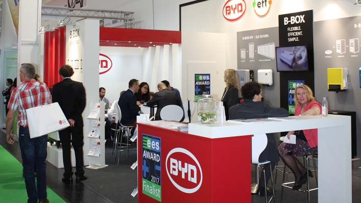 Auf der Intersolar stellte BYD die neue B-Box HV (Hochvolt ) vor.