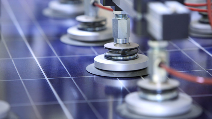 Vor allem die chinesischen Hersteller polykristalliner Standardmodule sind noch sehr zurückhaltend damit, die Preise zu senken.