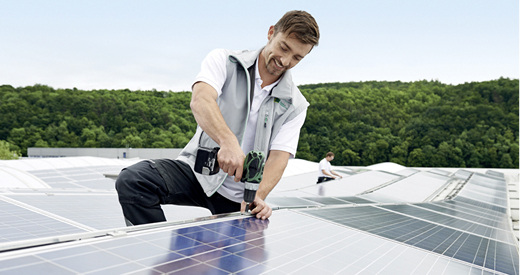 



Wir sind Ihr kompetenter Partner – auch bei der Montage auf dem Dach.
