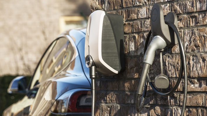 Die Ladestationen von EVBox sind mit allen Marken und Modellen von erhältlichen Elektroautos kompatibel.