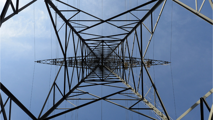 Wenn der Weg zum Übertragungsnetz blockiert ist, können dezentraler Erzeuger keine Regelleistung zur Verfügung stellen. Die ostdeutschen Netzbetreiber wollen dieses Porblemt lösen.