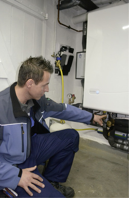 



Oft werden Brennstoffzellen mit Erdgas betrieben. Dann brauchen sie einen Reformer.
