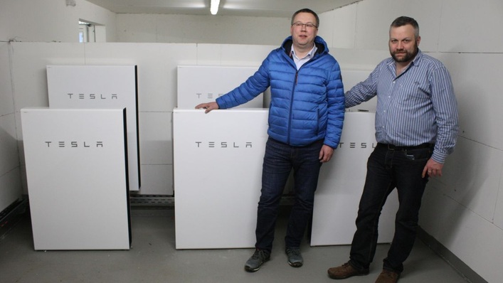 David Muggli (links) und Sebastian Pönsgen von Priogo haben die Anlage geplant und installiert.