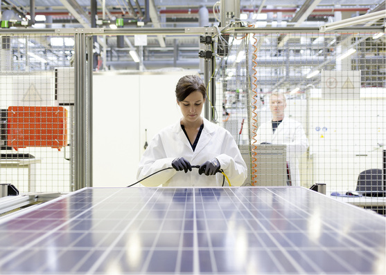 
In den Laboren werden immer seltener Module mit drei Busbars entwickelt. Fünf Busbars und mehr liegen im Trend.



