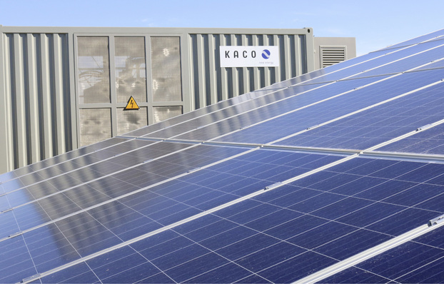 



Container mit der Anschlussstation des Solarparks an die Mittelspannung.
