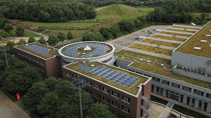Mit dieser gepachteten Solaranlage will Tensquare die Stromkosten mit selbst erzeugter Solarenergie senken.