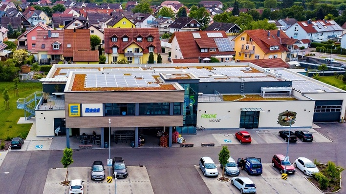 MIt der Solranlage deckt der Supermarkt in Malterdingen einen großen Teil seines immensen Strombedarfs.