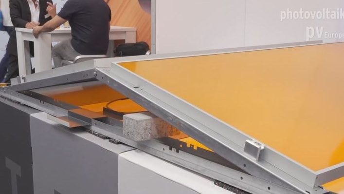 Eine schnelle Montage auf dem Dach verspricht Carsten Jamry von T-Werk.