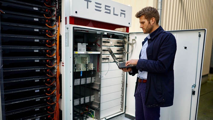 Gewerbespeicher könnten schnell Ladeleistung für Strom bereitstellen.
