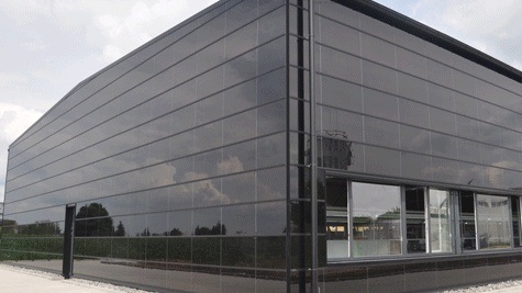 Auch an der Fassade können die Dünnschichtmodule ihre Vorteile ausspielen.
