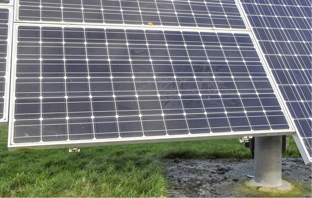 



Ältere Module weisen mitunter Schneckenspuren auf. Soll eine Anlage mit solchen Spuren bewertet werden, sind die visuellen Bilder ein wertvoller Hinweis.
